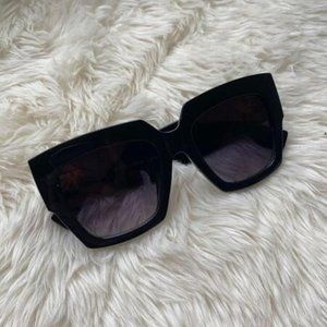 Designer Square Sunglasses - Chic + Fashionable!